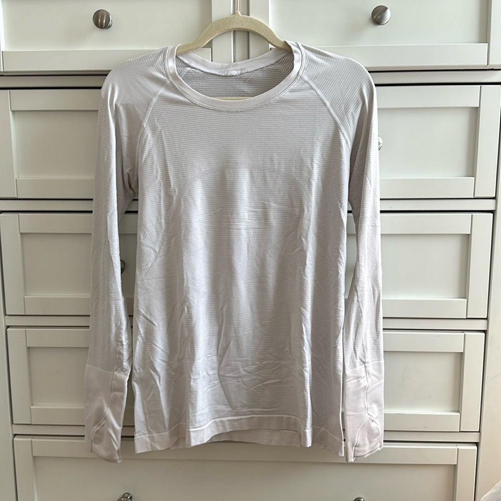 lululemon athletica Long Sleeve swiflty top